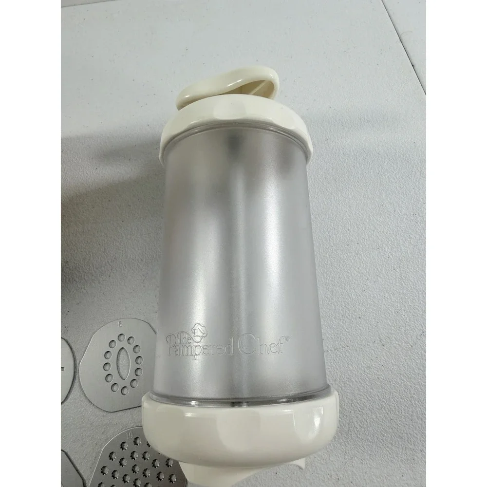 Pampered Chef Cookie Press 1526 W/ 10 Seasonal Shaped Discs New Open Box‎